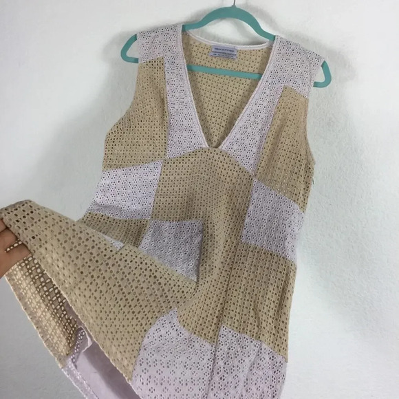 Urban Outfitters Kay Cream Tan Patchwork 70s Eyelet Shift Mini Dress Medium - Picture 13 of 15